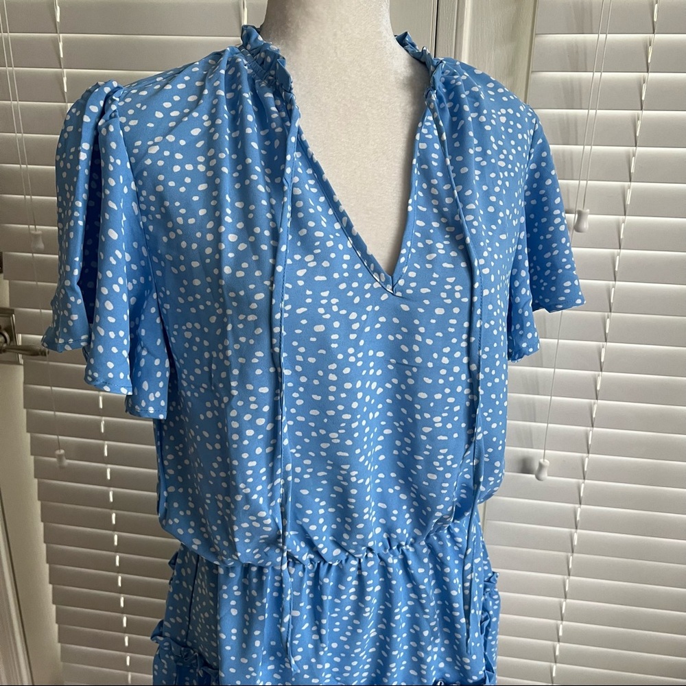 Short Flutter Sleeve Blue Floral Ruffle Skirt Sun Dress Tie Neck Sz Large Spring - Picture 10 of 12
